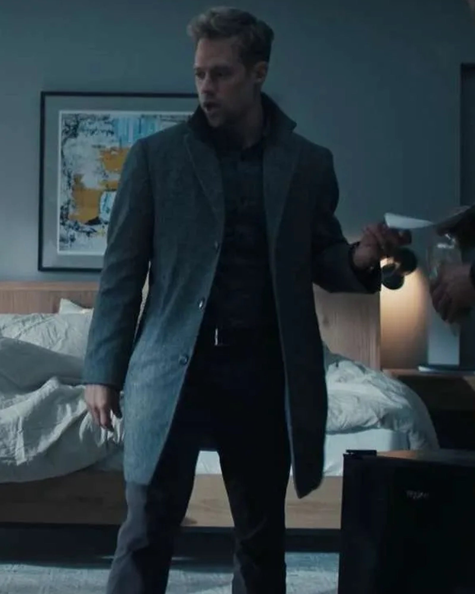 David-ODonnell-Reacher-S02-Grey-Coat