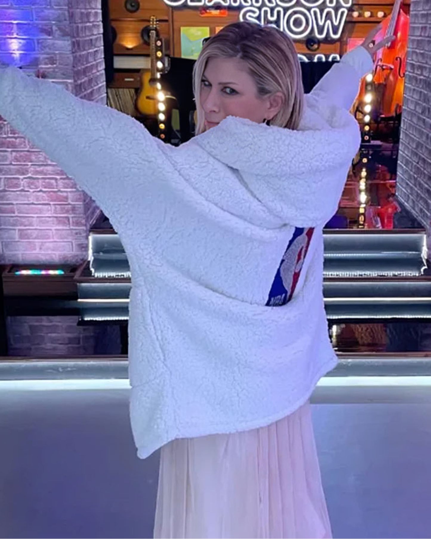 Kelly Clarkson Jill Martin White Sherpa Cardigan