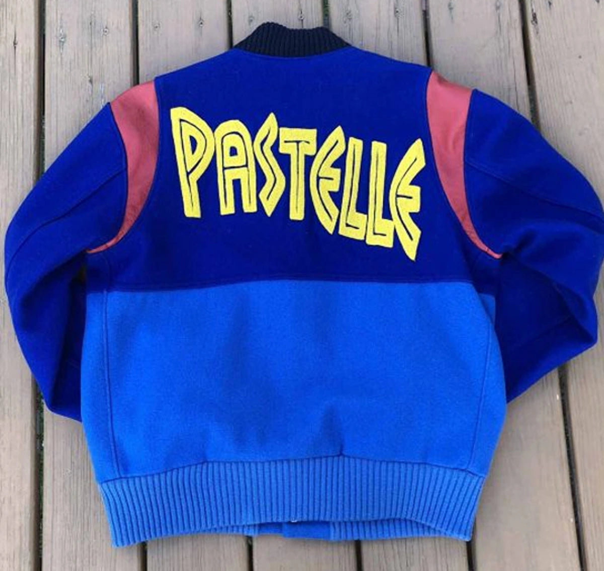 kanye-west-pastelle-jacket