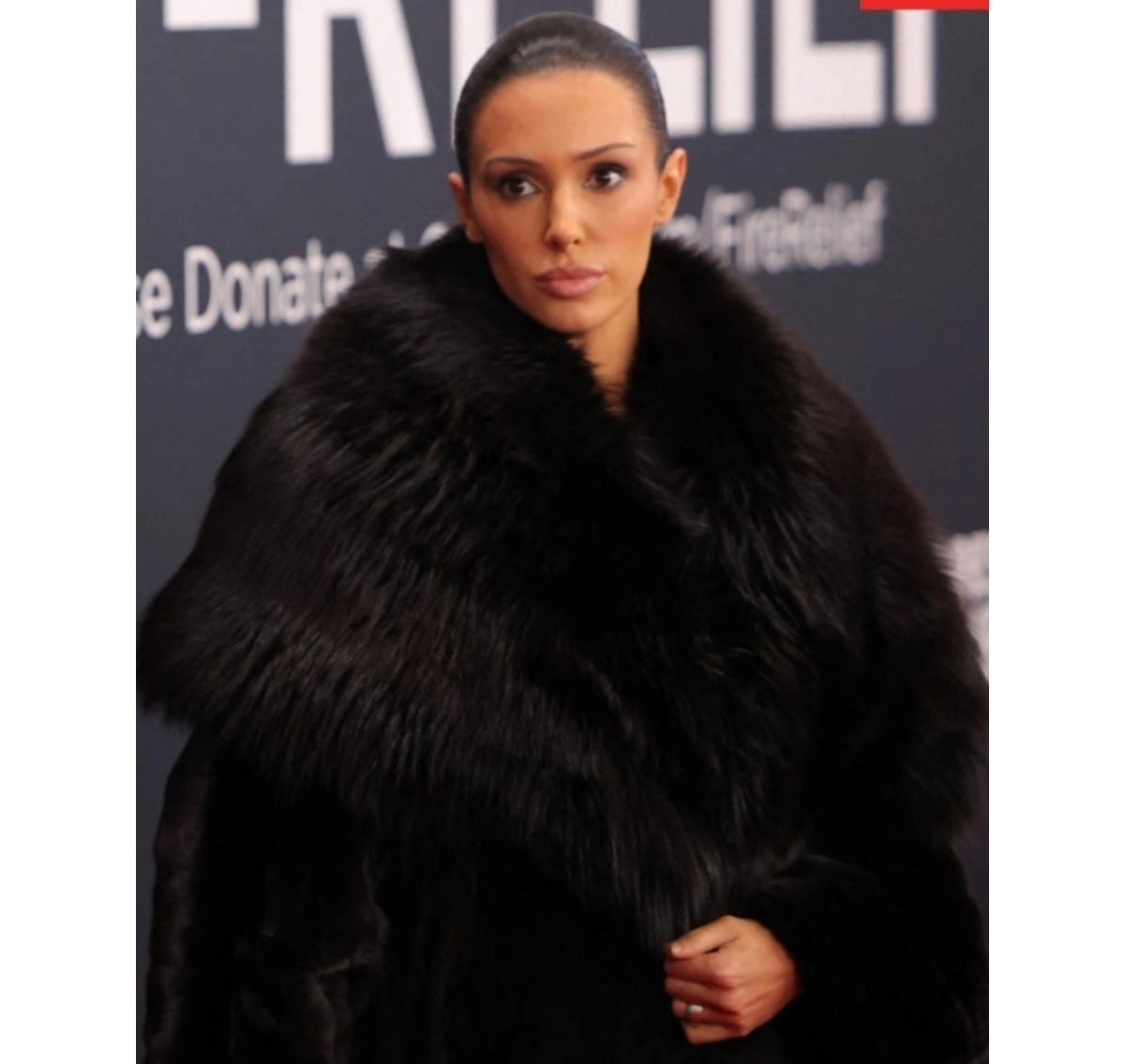 Bianca-Censori-Grammys-Black-Fur-Coat