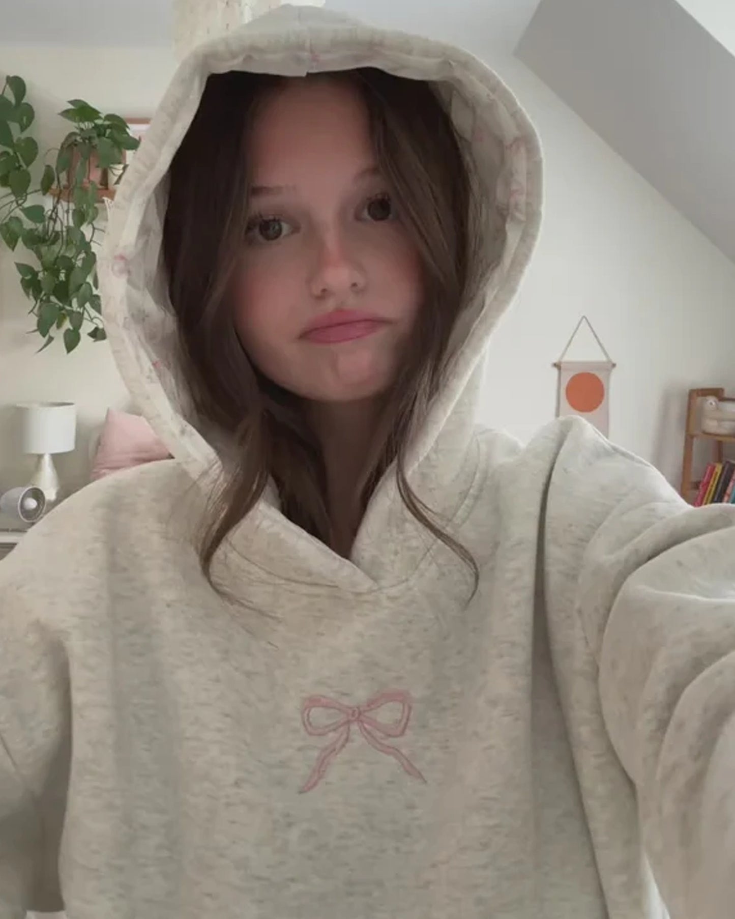 Bow-Hoodie-Prisana-Bay