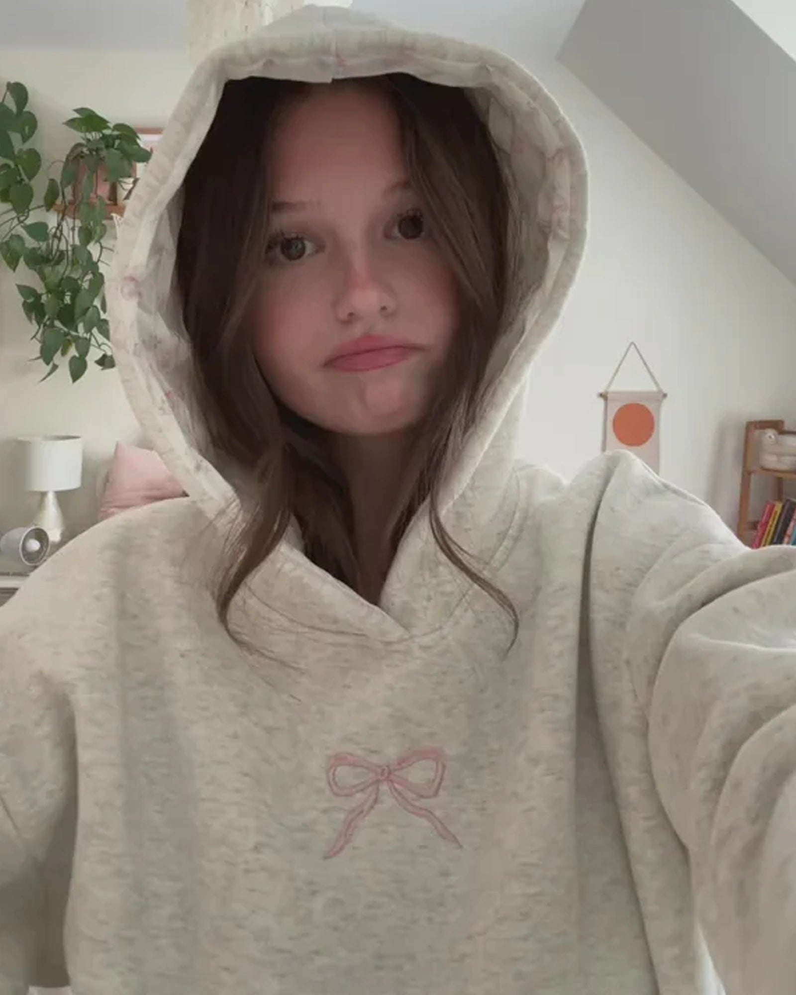 Bow-Hoodie-Prisana-Bay