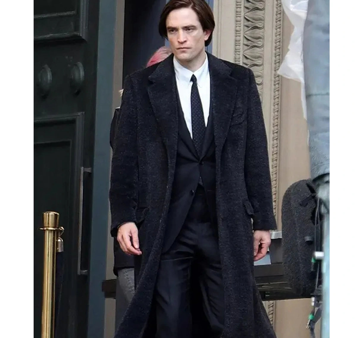 Bruce-Wayne-The-Batman-2022-Coat
