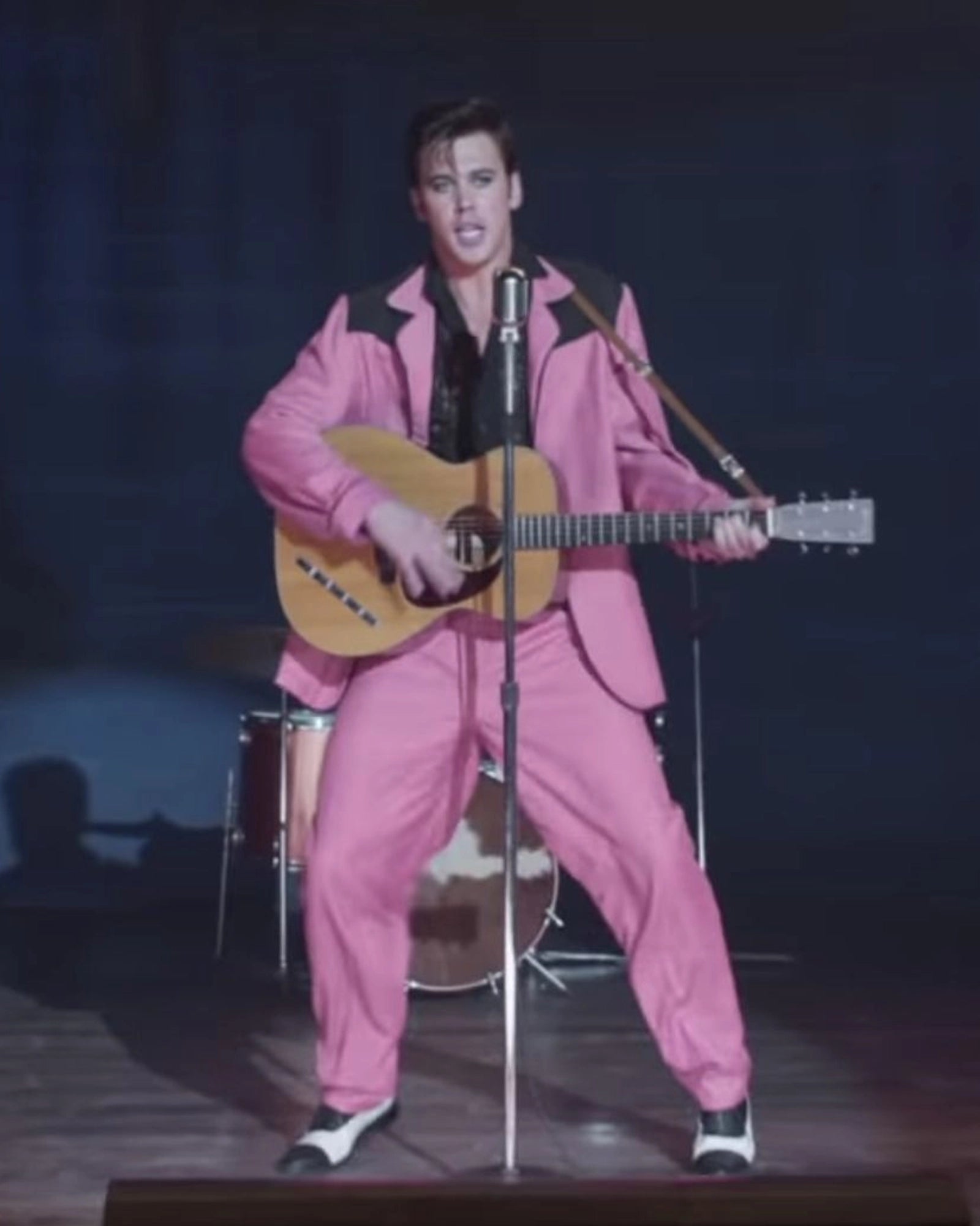 Elvis-Austin-Butler-Suit-Pink