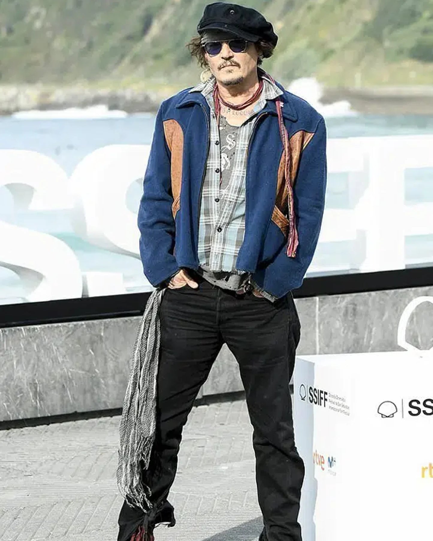 Johnny-Depp-Blue-Jacket