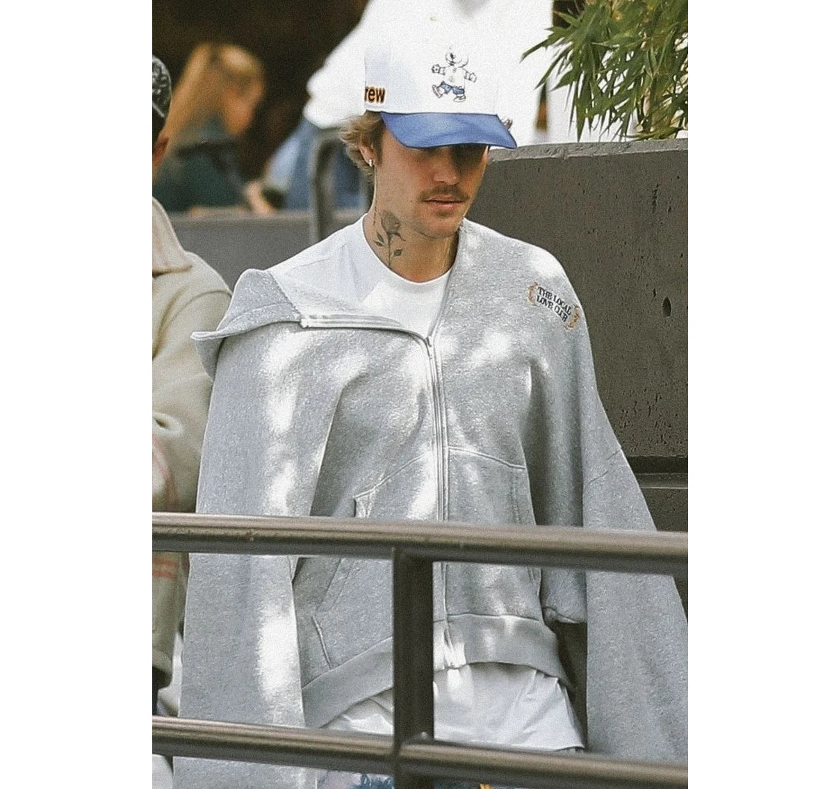 Justin_Bieber_Gray_Hoodie