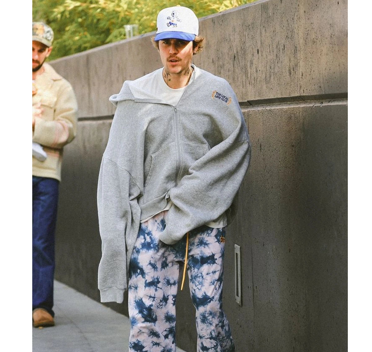 Justin_Bieber_Grey_Hoodie