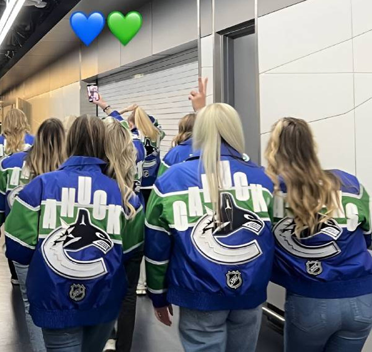 NHL-Vancouver-Canucks-Wag-Jacket