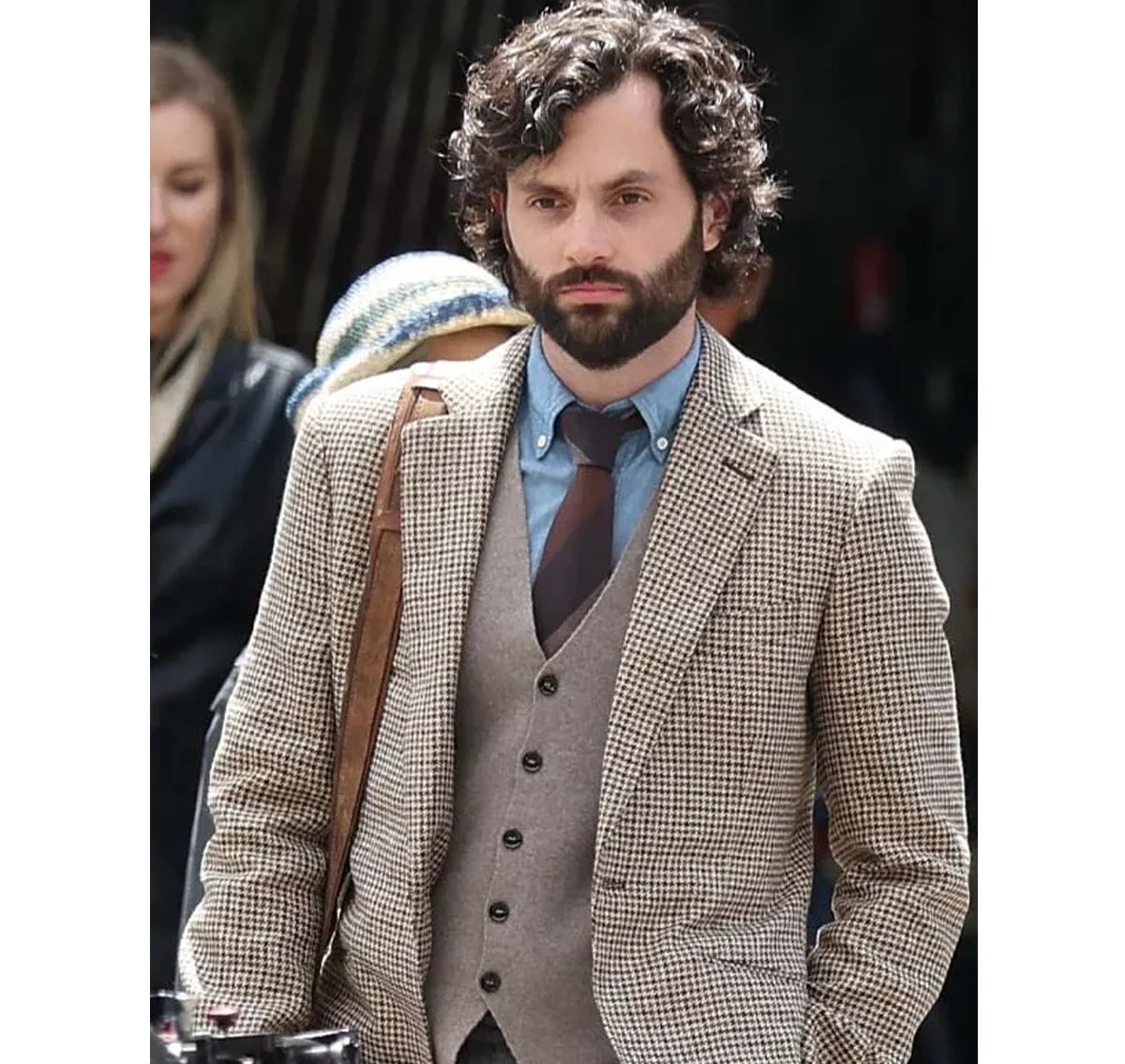 Penn_Badgley_Cream_Suit_Buy