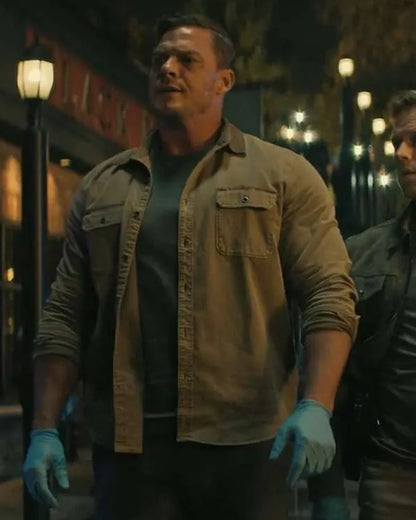 Reacher-S02-Jack-Reacher-Brown-Jacket