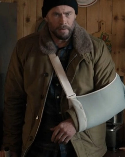 chris-hemsworth-extraction-2-fur-collar-jacket