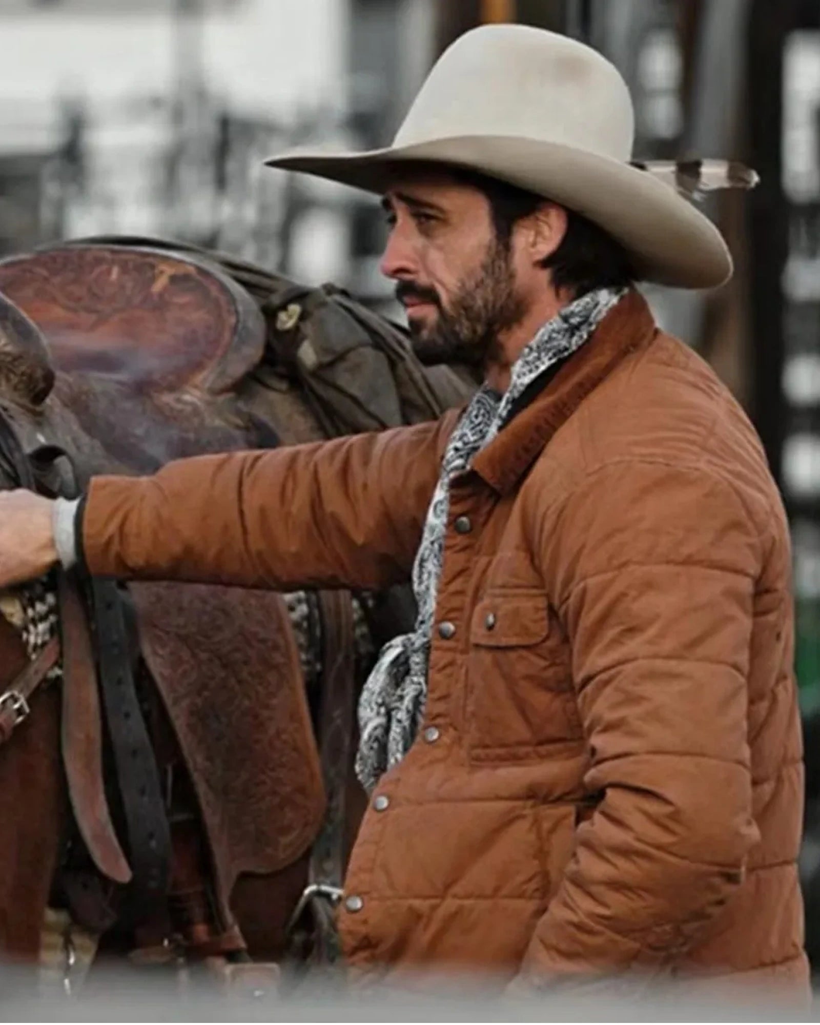 yellowstone-s04-walker-puffer-jacket-Brown