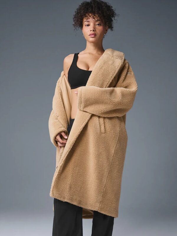 Alo-Yoga-Oversized-Sherpa-Trench-Coat