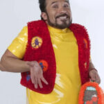 Familia_Junior_P._Luche_J_Red_Vest