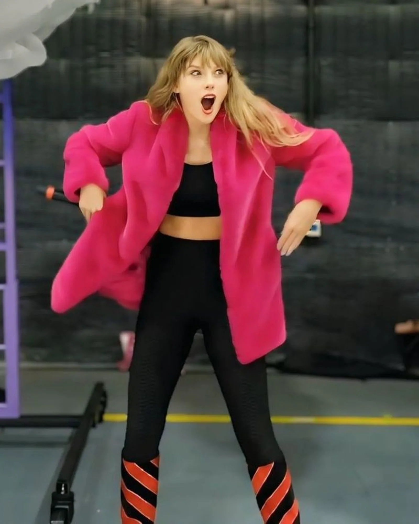 I_Can_Do_It_With_a_Broken_Heart_Taylor_Swift_Pink_Fur_Coat
