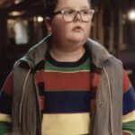 Jake Connelly Stranger Things S05 Grey Vest