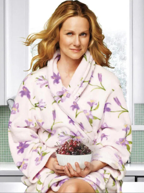 Laura_Linney_Bathrobe