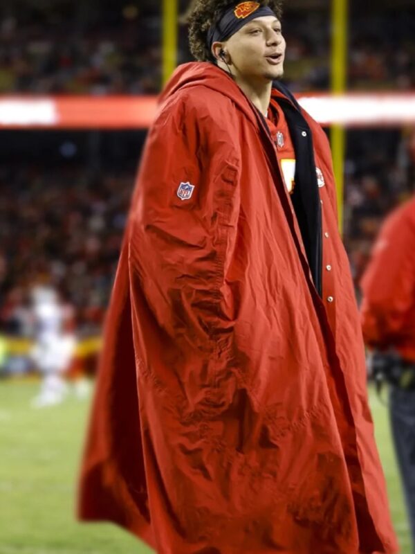 Patrick-Mahomes-Chiefs-Sideline-Cape-Coat-FrontView