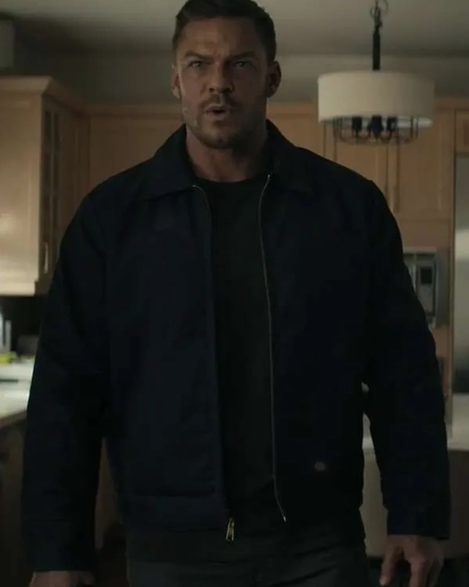 Reacher-S02-Jack-Reacher-Black-Jacket-1 Reacher-S02-Jack-Reacher-Black-Jacket