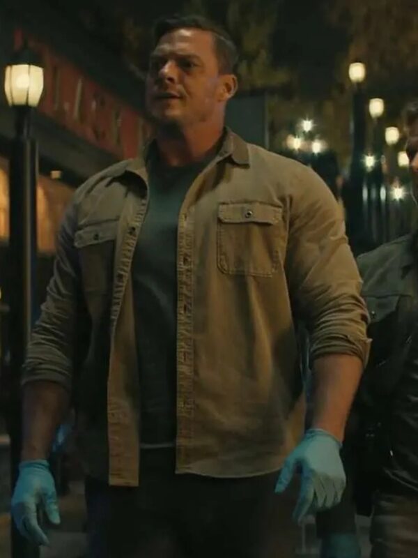 Reacher-S02-Jack-Reacher-Brown-Jacket