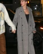 Taylor-Swift-SNL-Trench-Gray-Coat